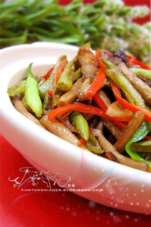 砂煲茶菇四季豆的做法