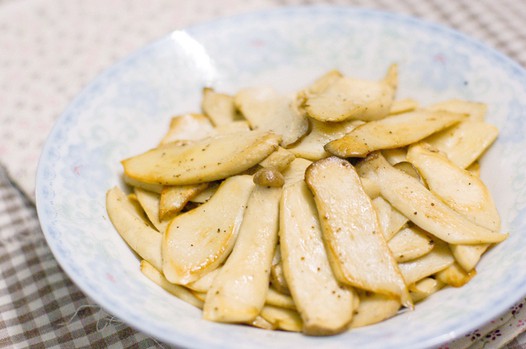 黄油鸡腿菇的做法