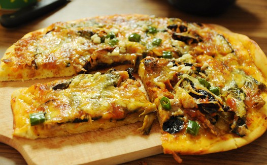 意式金枪鱼茄子pizza的做法