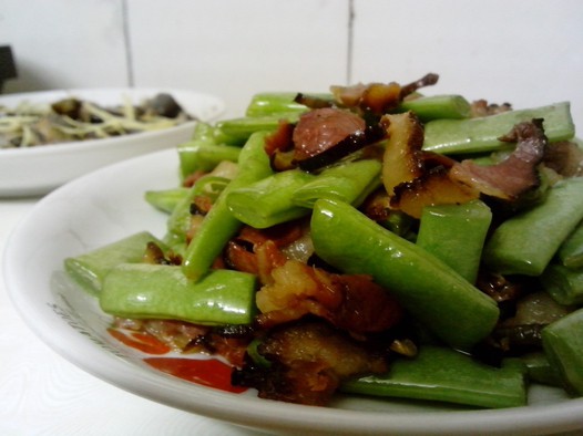 四季豆炒腊肉的做法