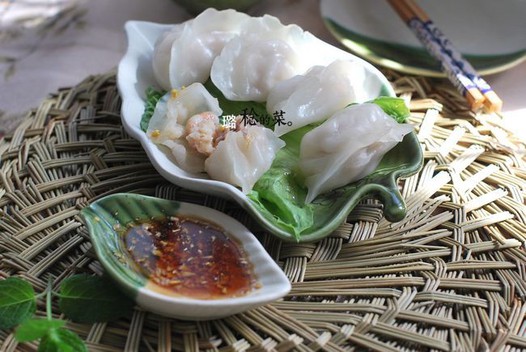 水晶虾仁蒸饺的做法