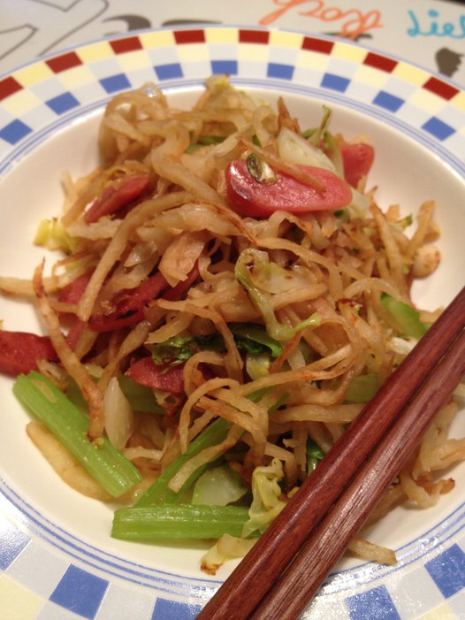 香肠炒饼的做法