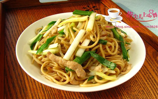 韭黄肉丝炒面的做法