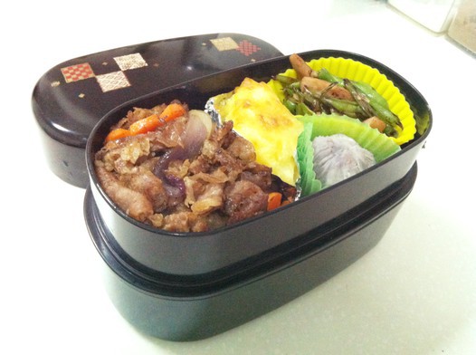 牛肉饭便当的做法