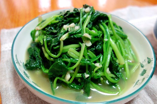 糖蒜菠菜的做法