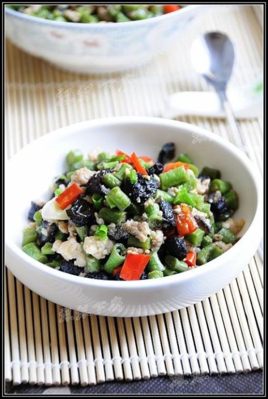 豆角肉末炒海参的做法