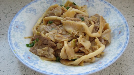 榆黄蘑炒肉的做法