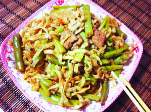 豆角焖面(新疆就叫蒸面)的做法