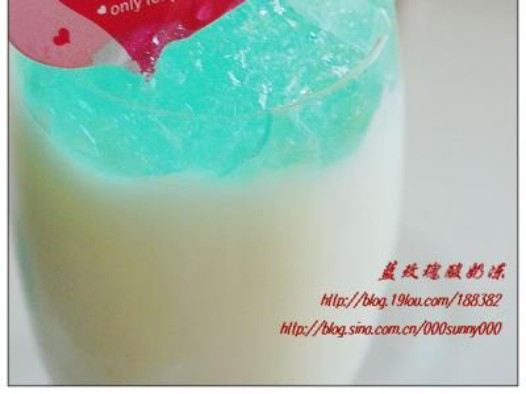 蓝玫瑰酸奶杯的做法