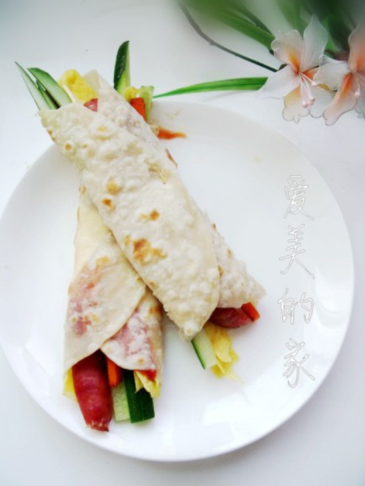 香肠鸡蛋卷饼的做法