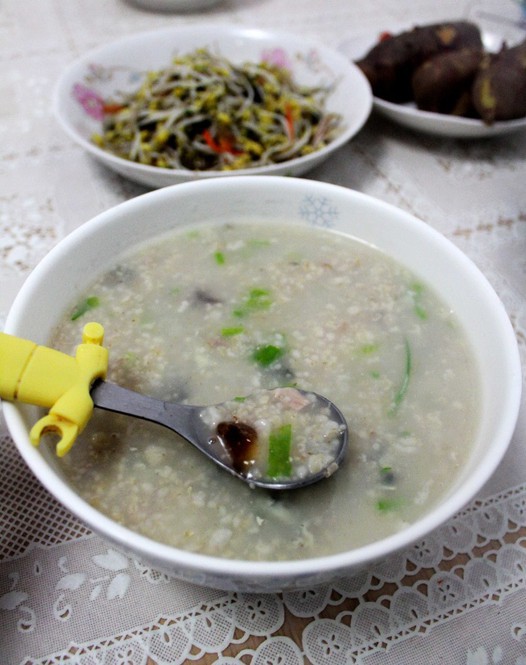 皮蛋瘦肉燕麦粥的做法