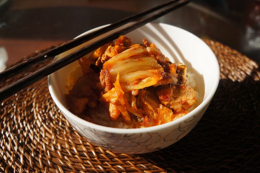泡菜五花肉的做法