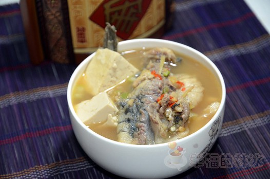鱼骨豆腐汤的做法