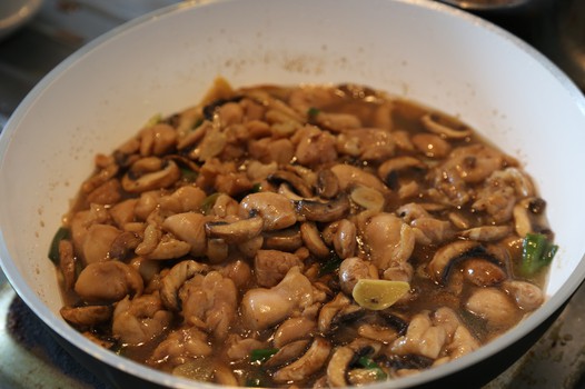 蘑菇滑鸡(香菇滑鸡)的做法