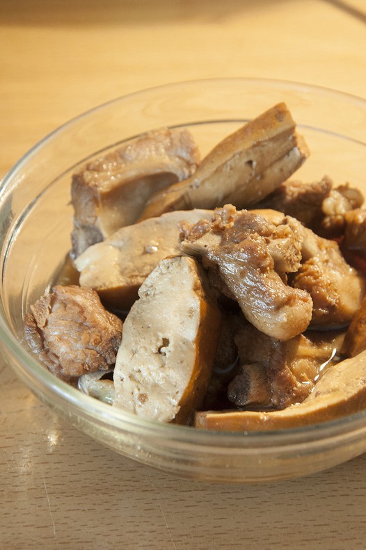 排骨炖豆干的做法