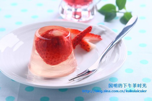 草莓酒冻的做法