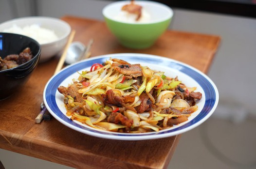 蒜苗盐煎肉的做法