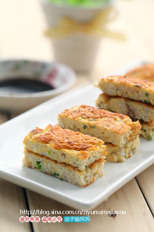 鸭蛋鱼饼的做法