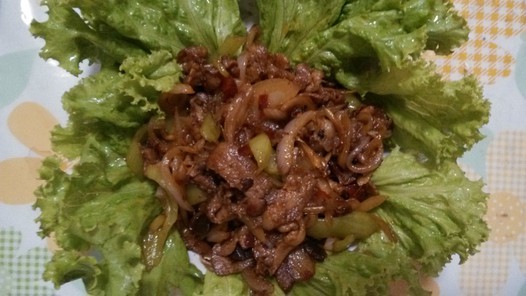 辣酱爆炒五花肉的做法