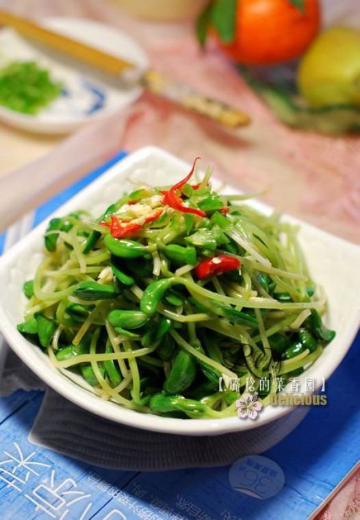 脆拌黑豆苗的做法