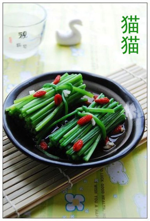 白灼韭菜花的做法