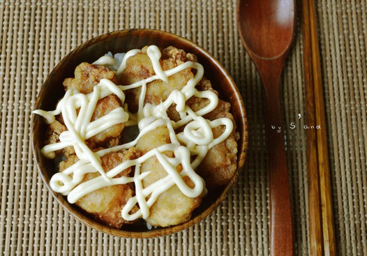日式沙拉鸡米盖饭(唐揚げ丼)的做法