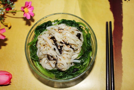 橄榄菜拌面的做法