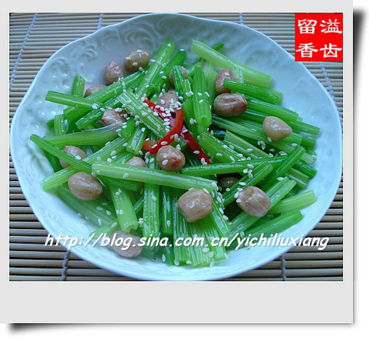 芹菜拌花生的做法
