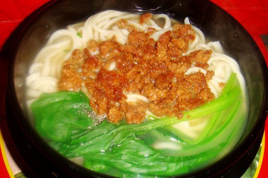 肉酱青菜面的做法