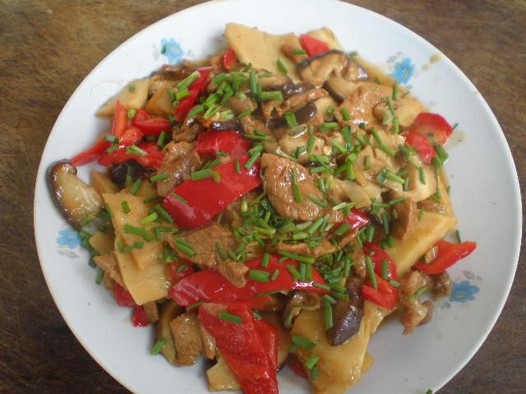 冬笋香菇炒肉片的做法