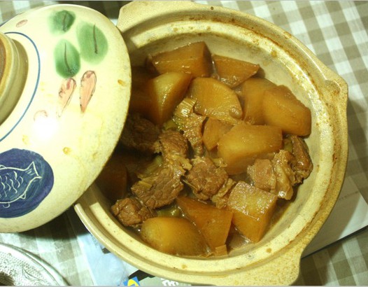 萝卜牛腩煲的做法