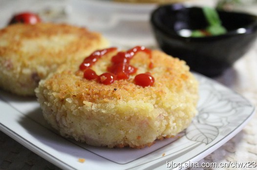 松仁培根土豆饼的做法