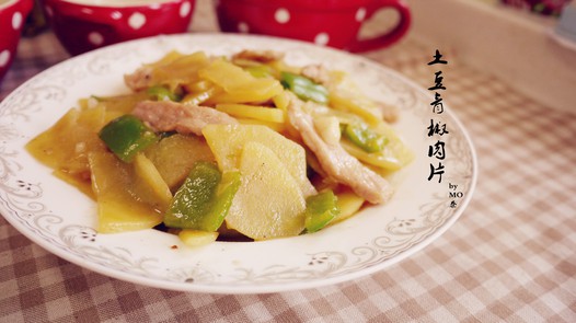 土豆青椒肉片(加蒜末调味版)的做法