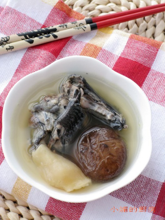 花胶乌鸡汤的做法