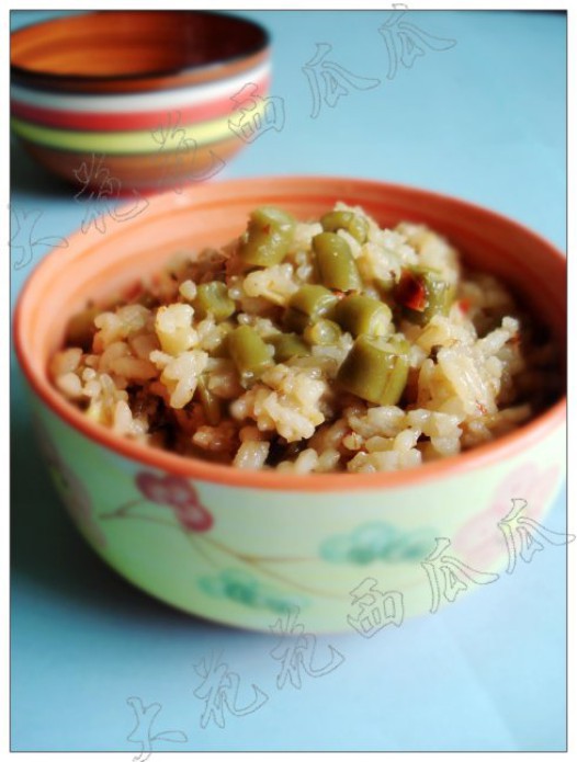 泡椒豆角煲仔饭的做法