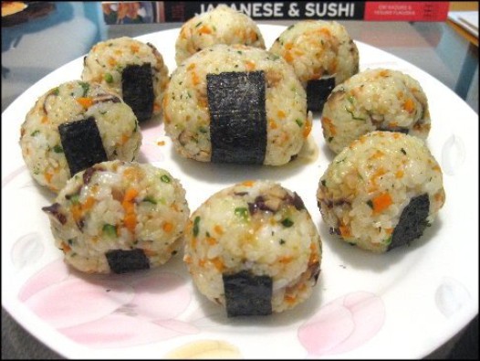 日式野菜雞肉飯糰的做法