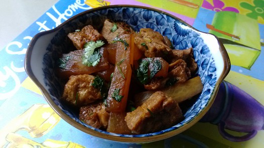 萝卜红焖油豆腐的做法
