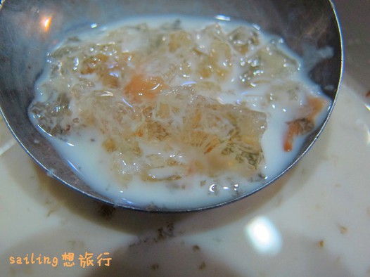 牛奶炖桃膏的做法