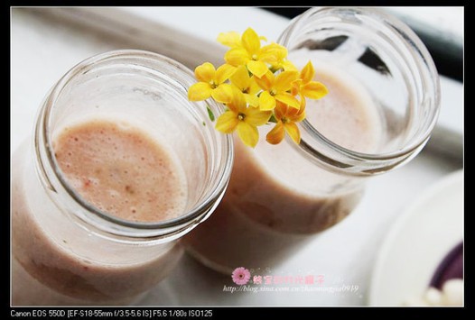 香蕉草莓乳酸菌饮料的做法