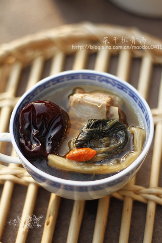 菜干排骨汤的做法