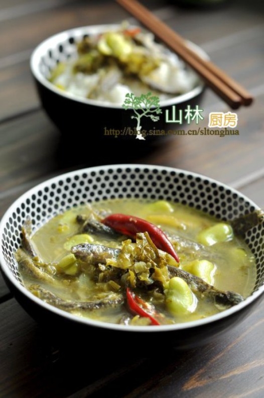 泥鳅雪菜蚕豆汤的做法