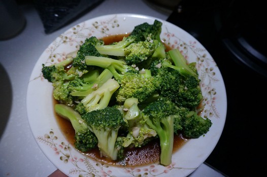 蚝油凉拌西兰花的做法