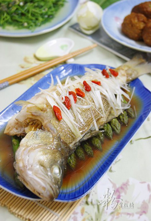 清蒸笋鲈鱼的做法