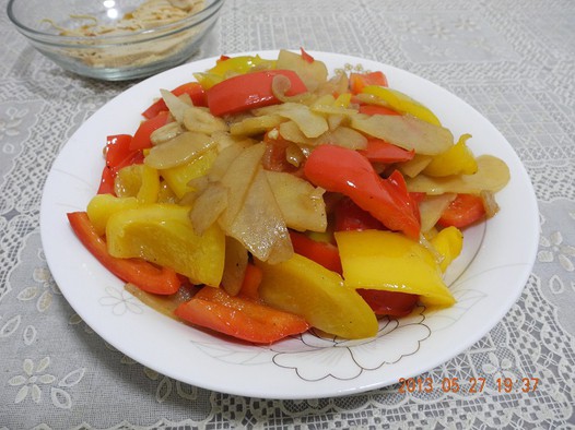 彩椒土豆片的做法