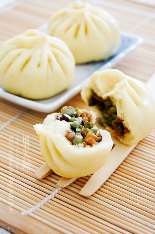 肉末豆角玉米面包子的做法