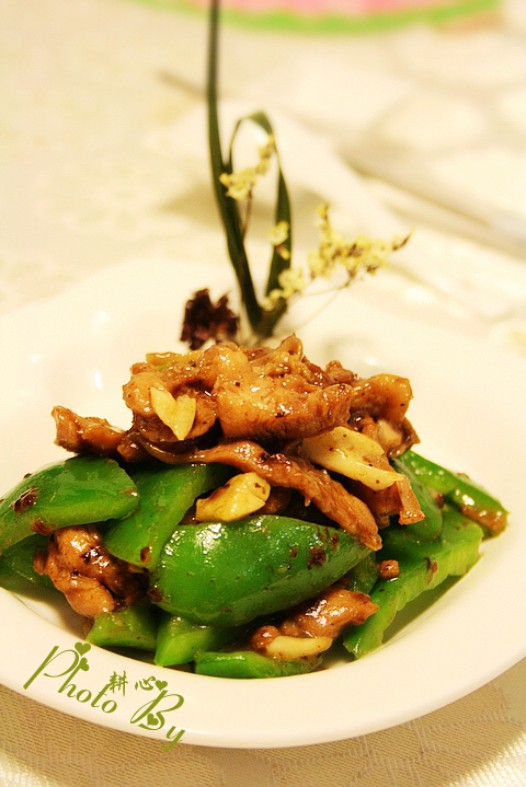 圆椒炒豉汁鸡腿肉的做法