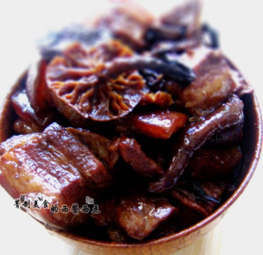 臻蘑炖肉的做法