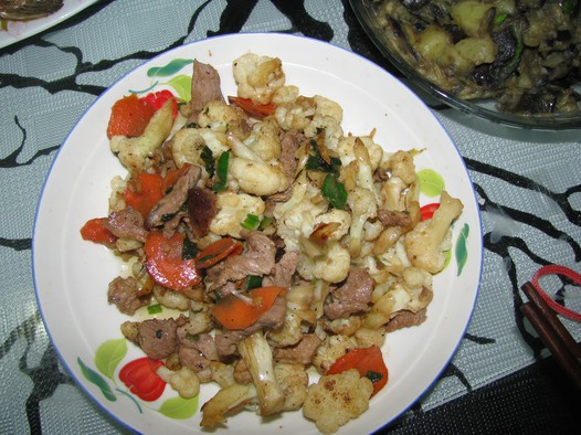 菜花炒肉的做法