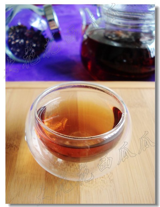 红枣黑米茶的做法