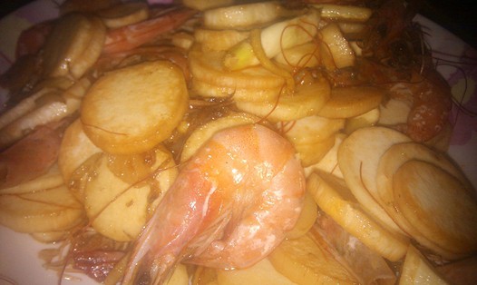 茭白炒虾的做法